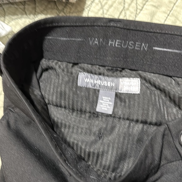 Men's Van Heusen Black Slacks - Picture 3 of 3